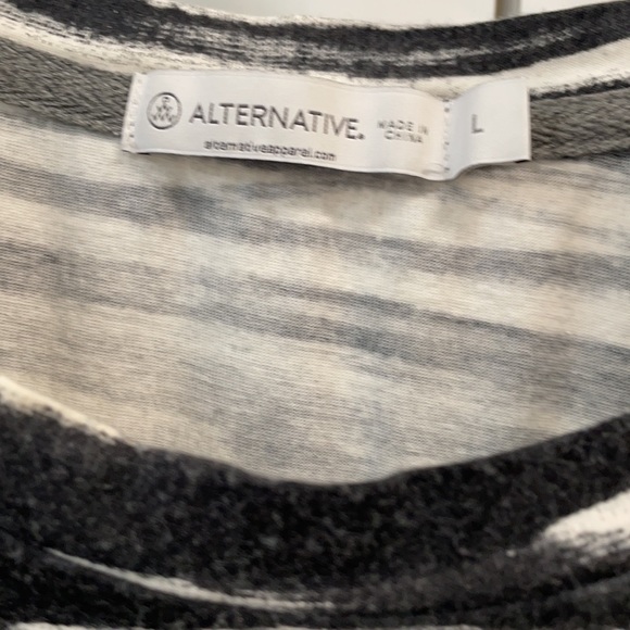 Alternative T shirt - Picture 8 of 9